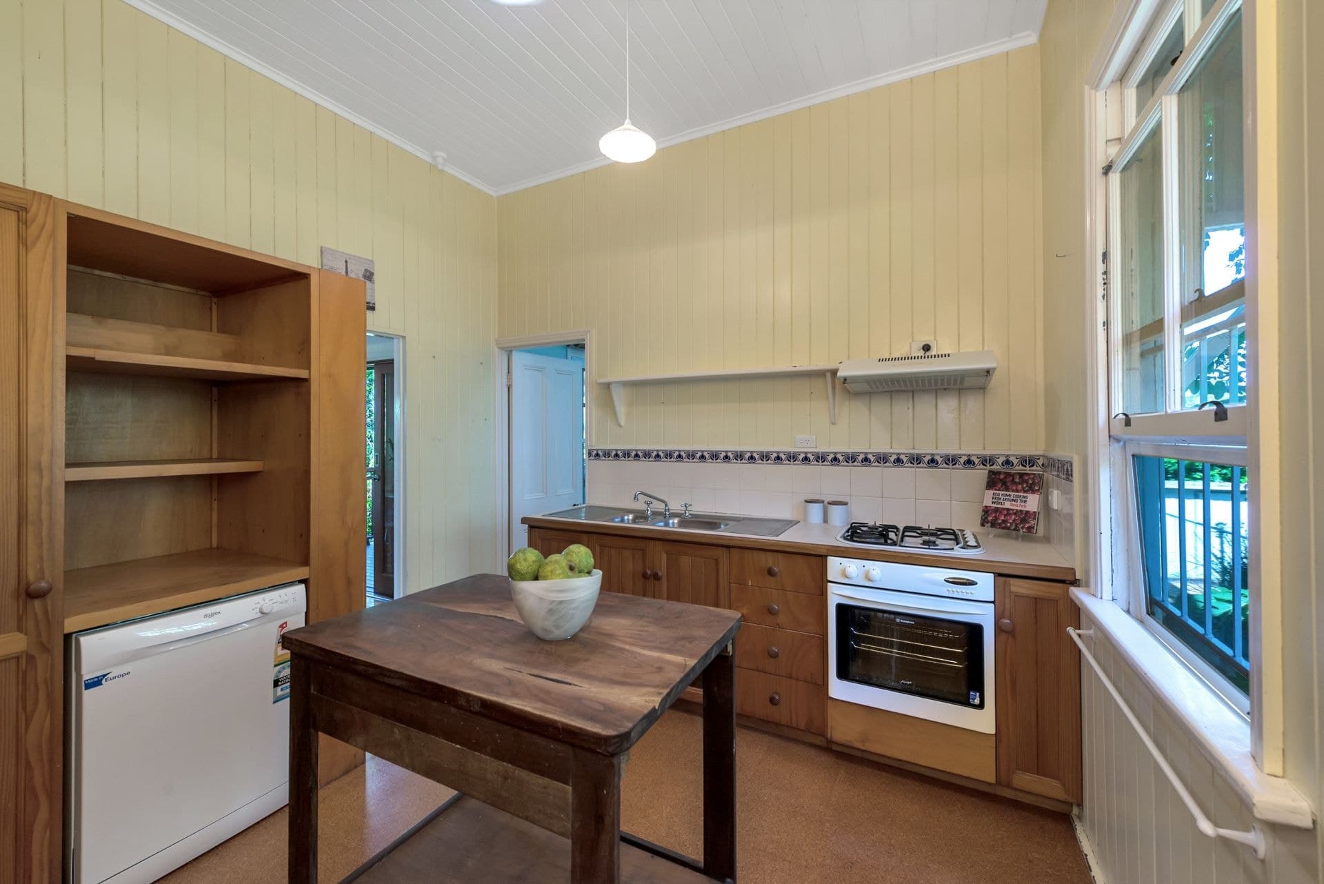 35 Lewin Street Bardon, Bardon - Thumbnail 8