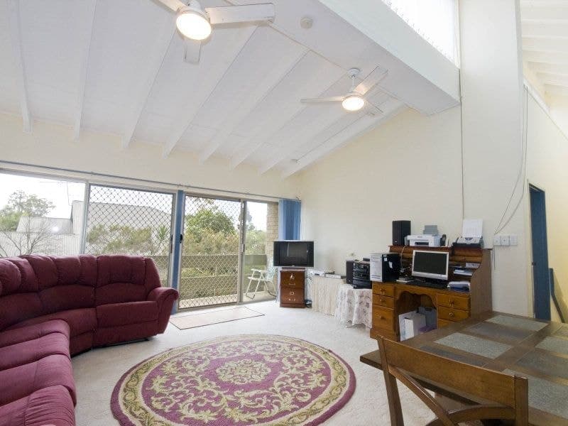 2/21 Aberleigh Road Herston, Herston - Thumbnail 3