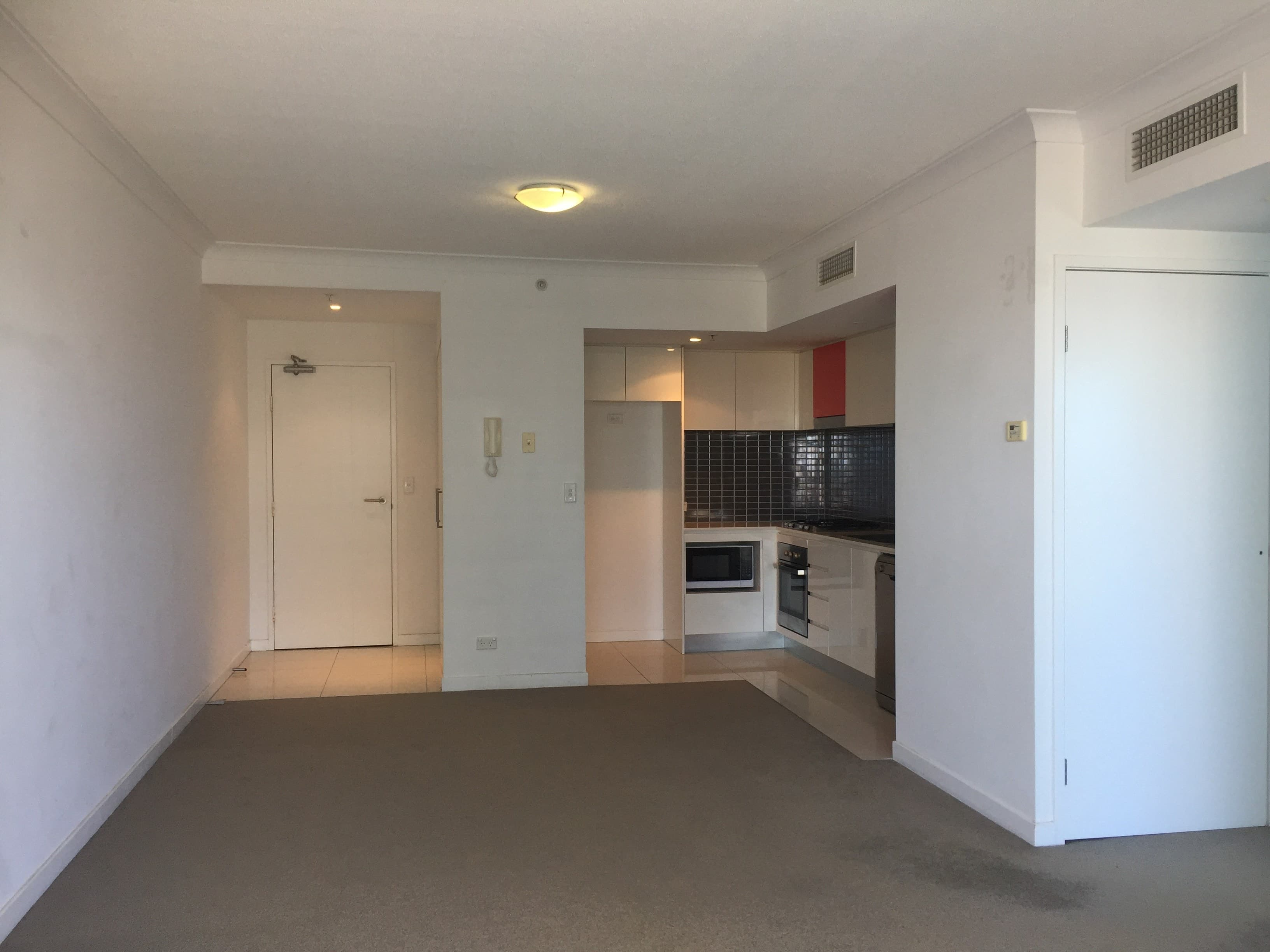 22502/5 Lawson St, SOUTHPORT, QLD 4215, Southport - Thumbnail 5
