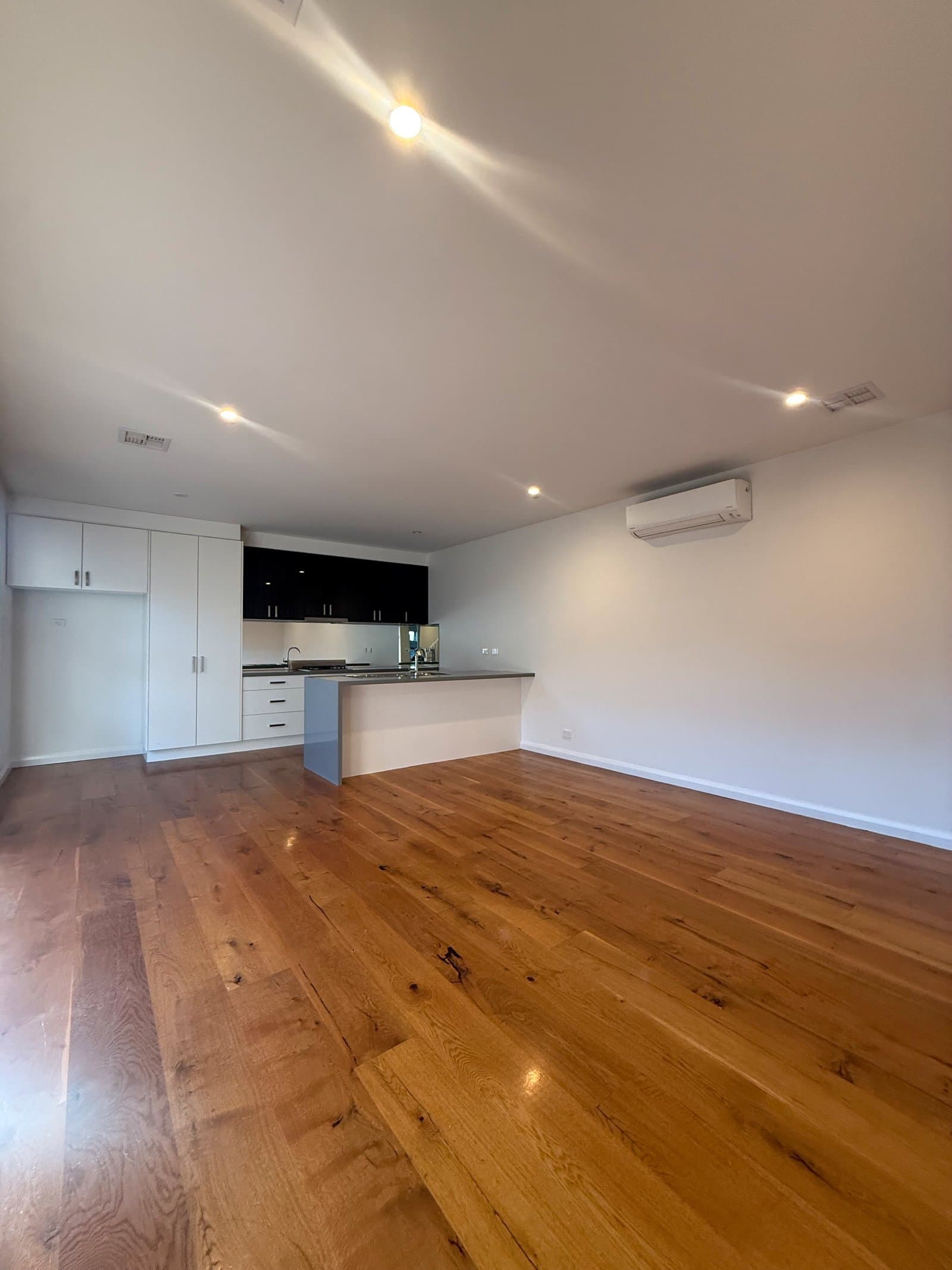 2/40 Hampton Road, Essendon West VIC 3040, Essendon West - Thumbnail 2