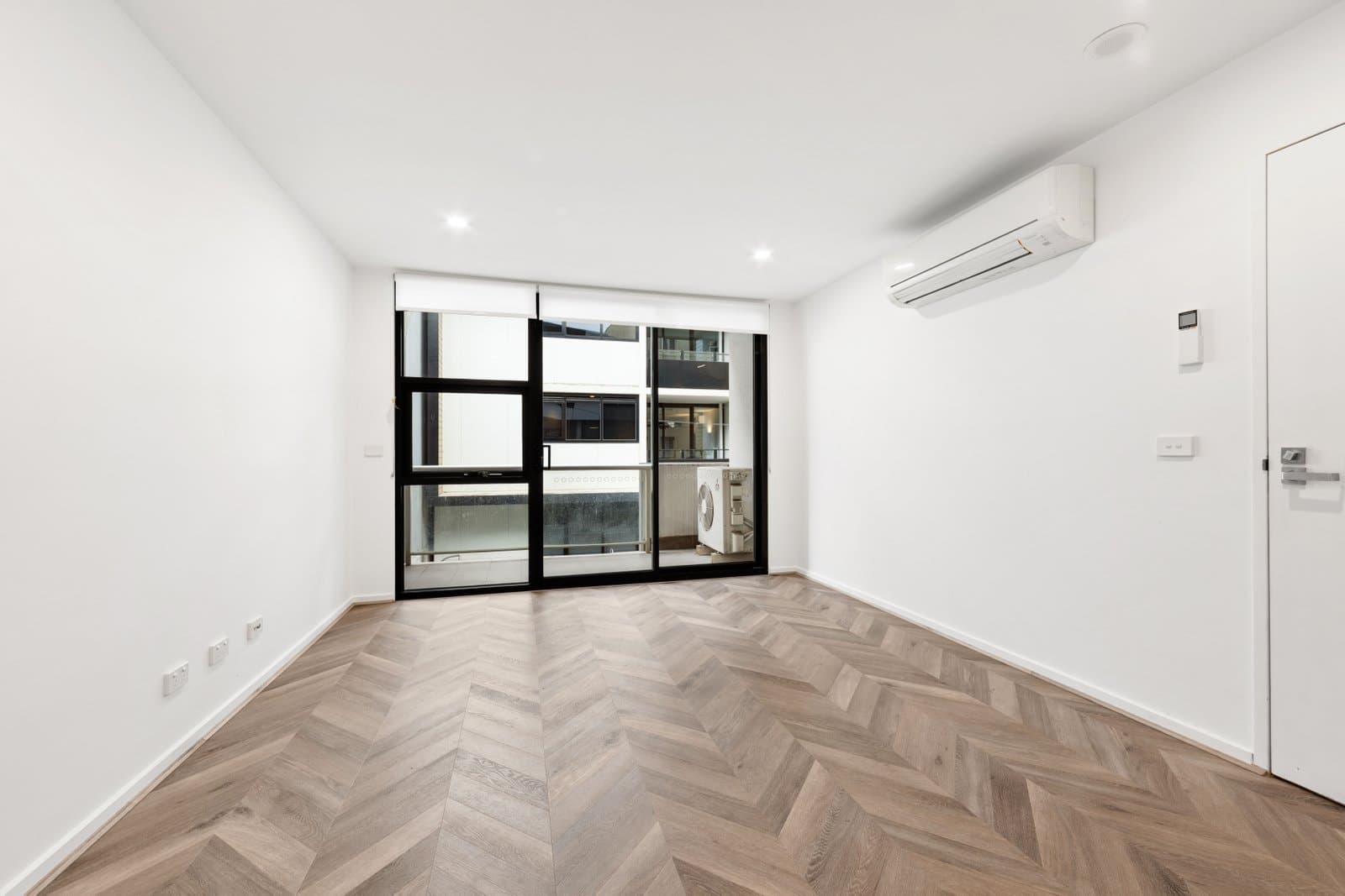 2/7 Oxford Street, North Melbourne VIC 3051, North Melbourne - Thumbnail 2