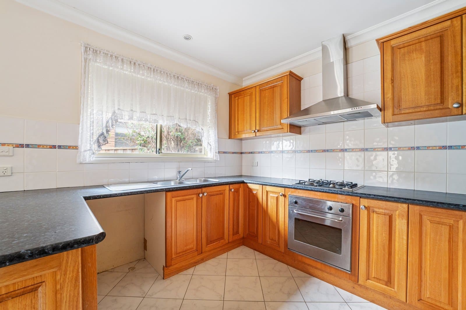 37 Phillips Crescent, Rosanna VIC 3084, Rosanna - Thumbnail 2