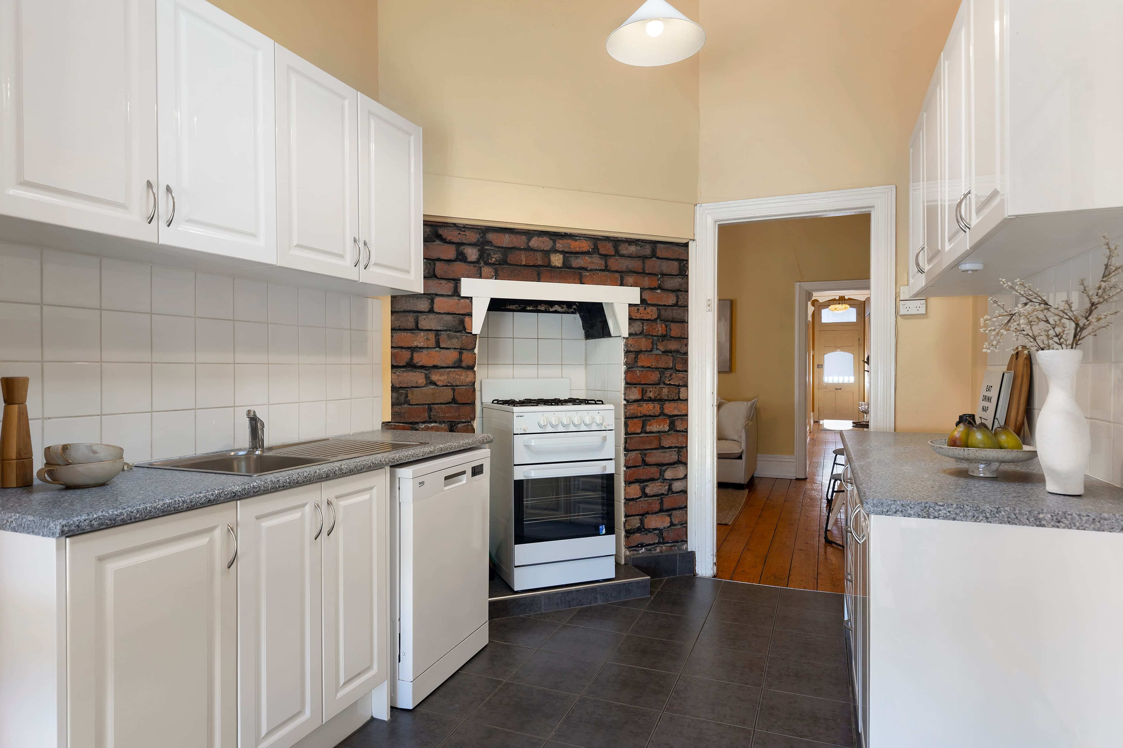 24 Sherwood Street, Richmond, Richmond - Thumbnail 4