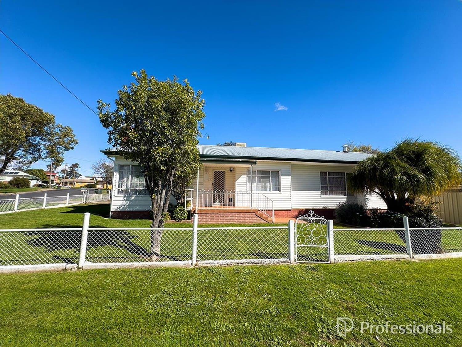 14 Willow Street, South Tamworth NSW 2340, South Tamworth - Image 1