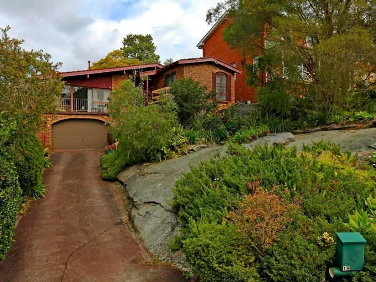 19 Barton Crescent, WAHROONGA, Wahroonga - Thumbnail 2