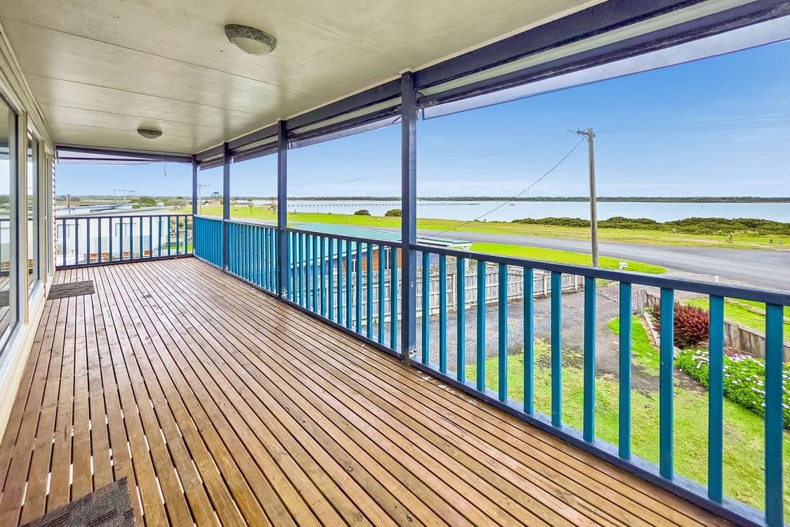 2 Beach Drive, MCLOUGHLINS BEACH, VIC 3874, McLoughlins Beach - Thumbnail 2