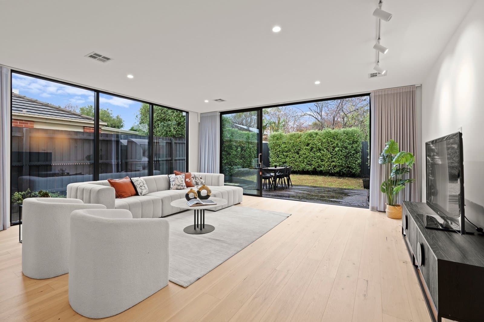 4b Blackshaw Street, Mckinnon, McKinnon - Thumbnail 2