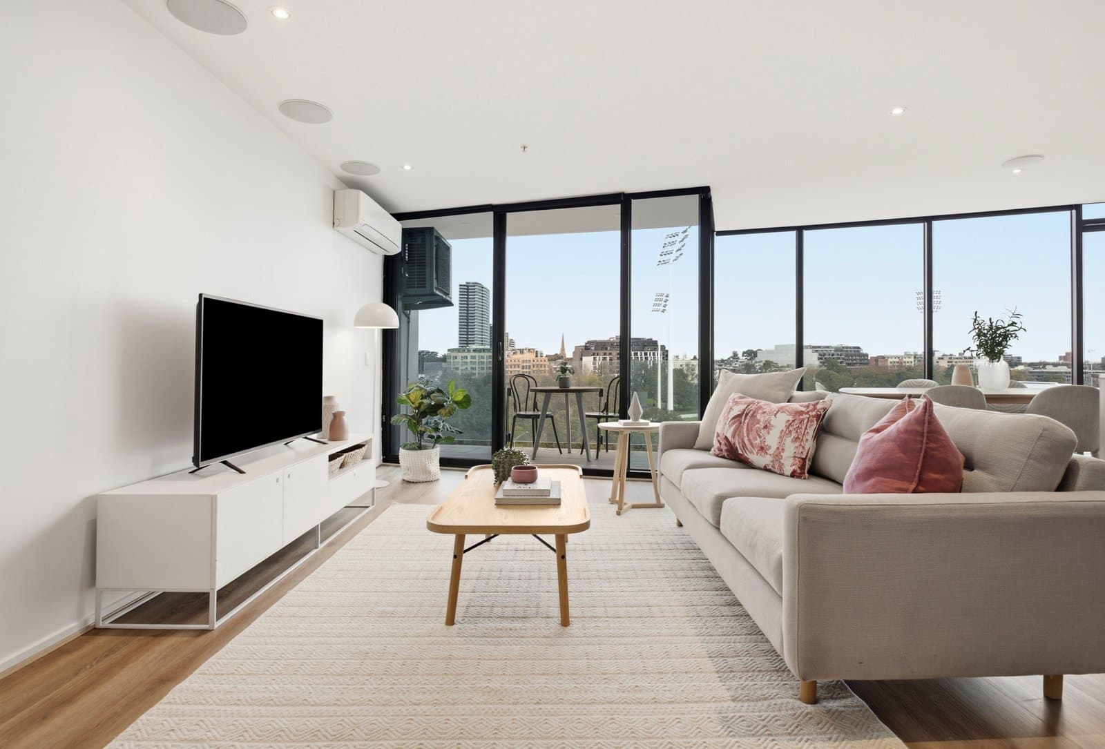 806/83 Queens Road, Melbourne, Melbourne - Thumbnail 4