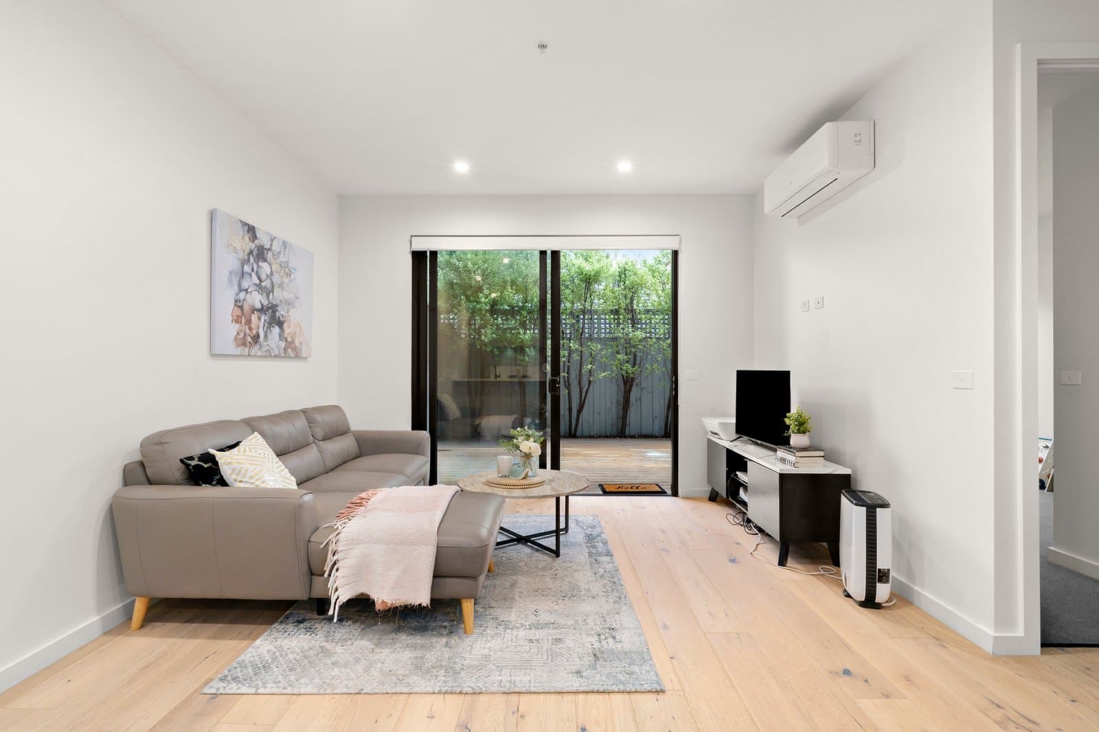 2/15 Hamilton Street, Bentleigh, Bentleigh - Thumbnail 2