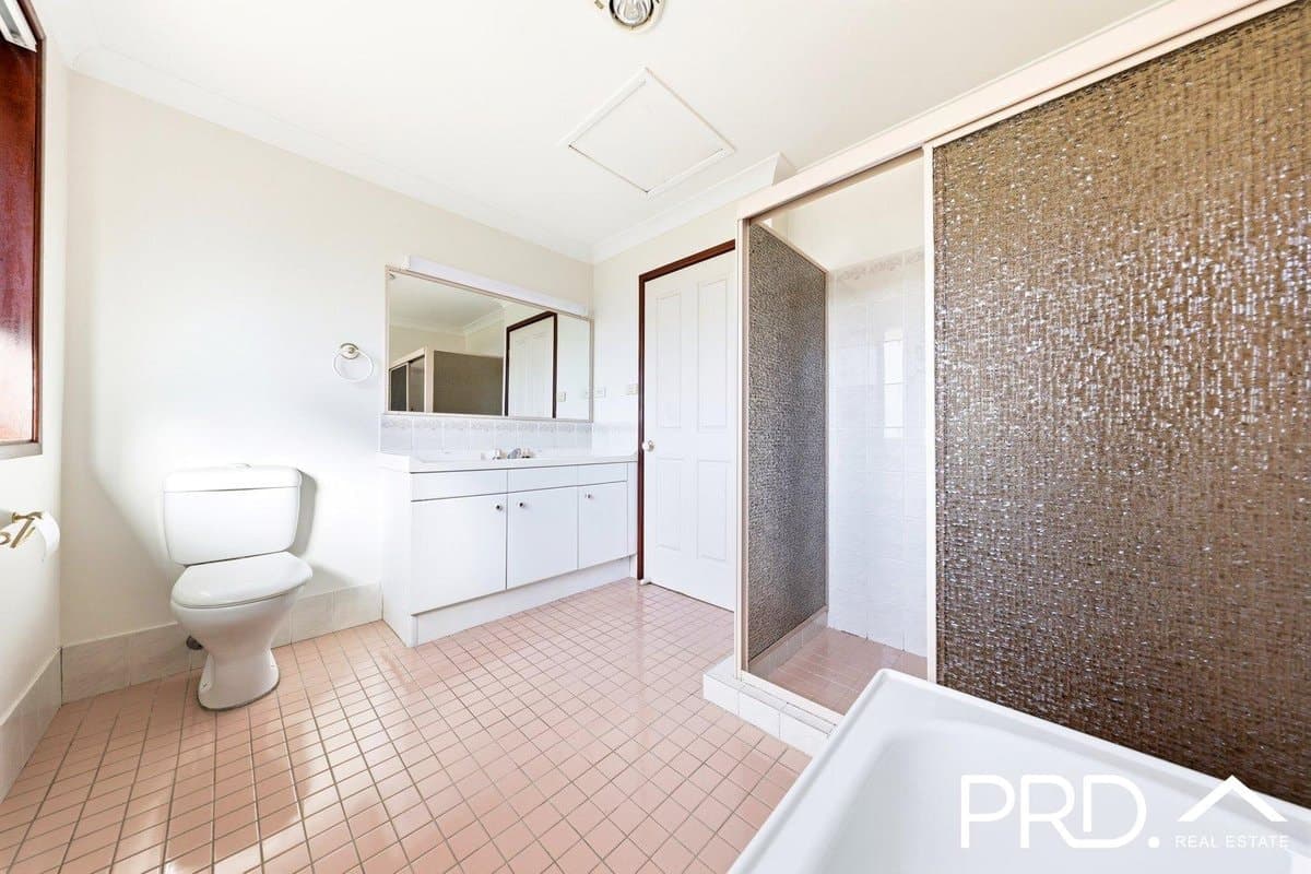 8 Cressbrook Drive, WATTLE GROVE NSW 2173, Wattle Grove - Thumbnail 8