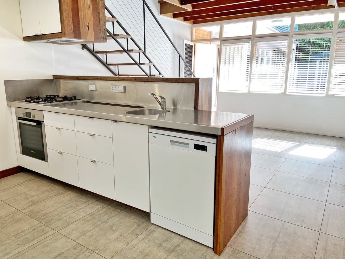 7/49 Connor Street, BURLEIGH HEADS QLD 4220, Burleigh Heads Property Image - Thumbnail 2