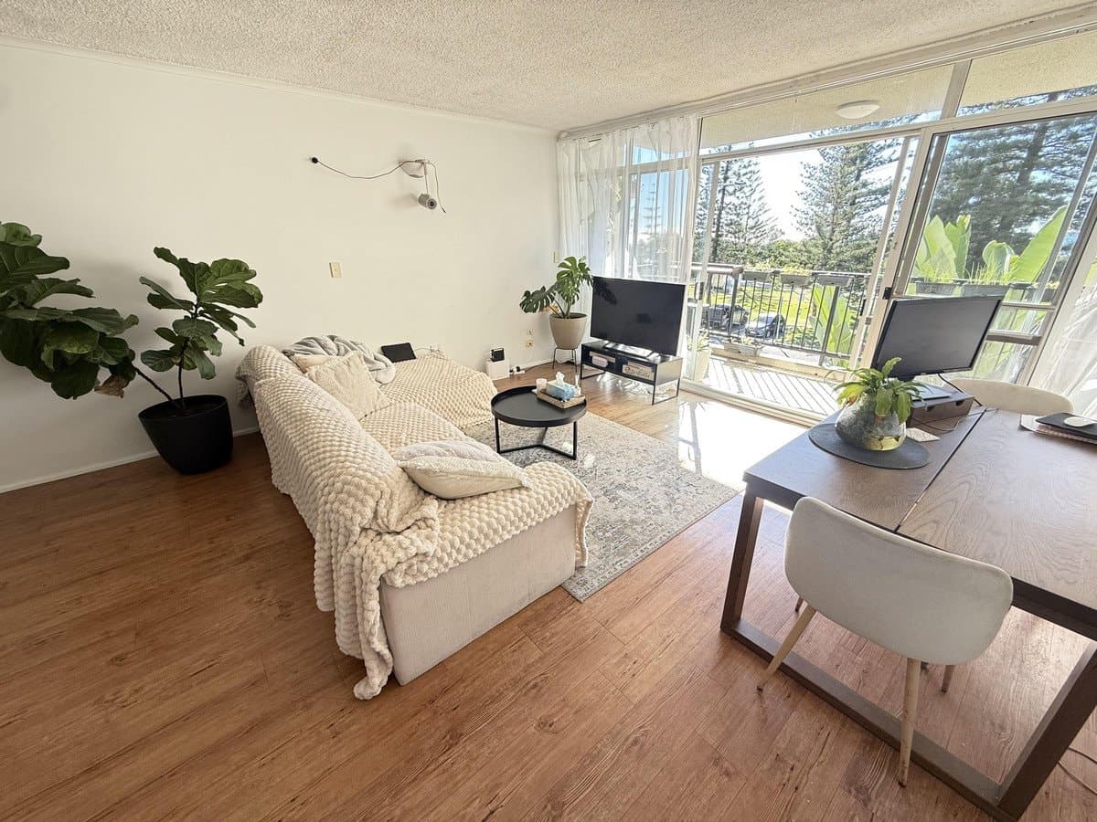 7/74 The Esplanade, Burleigh Heads QLD 4220, Burleigh Heads Property Image - Thumbnail 2