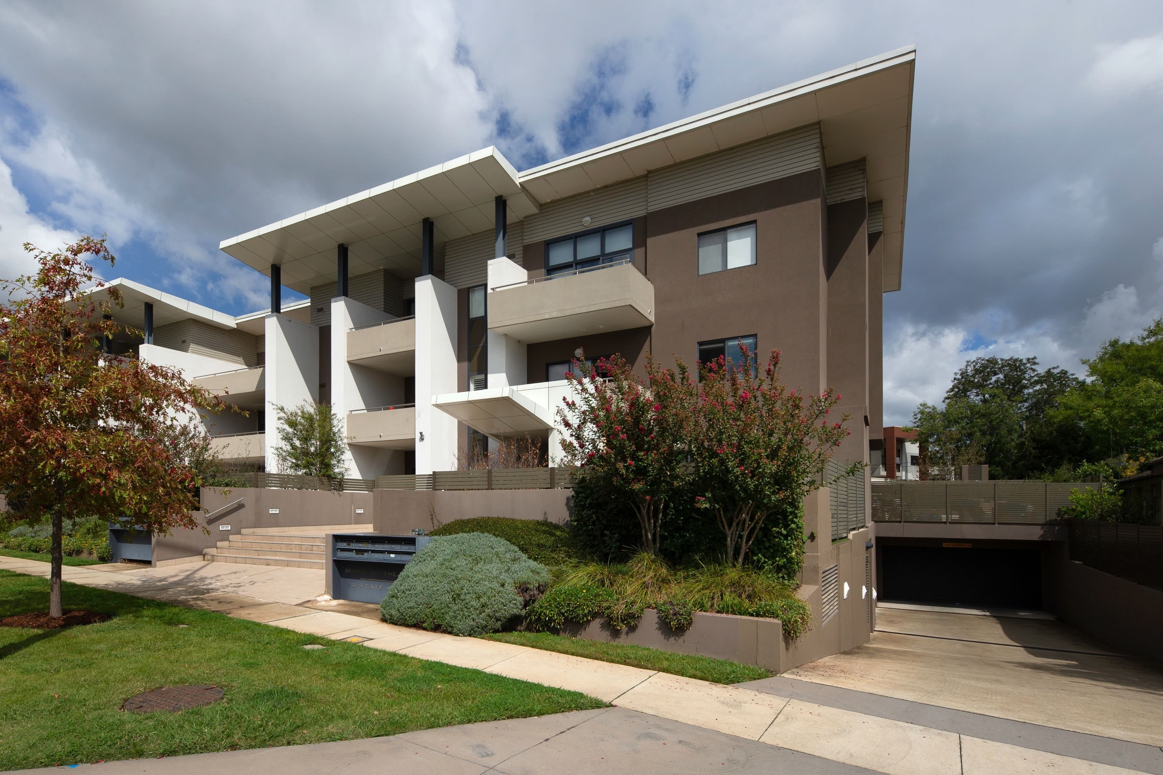 31/29 State Circle, Deakin ACT 2600, Deakin - Thumbnail 2