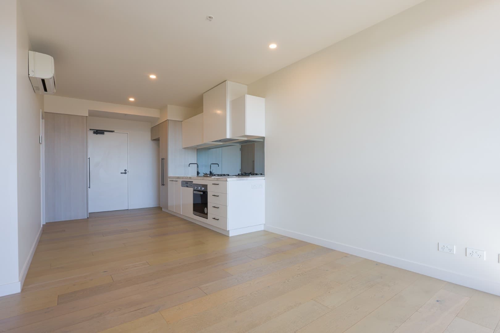 613/864 Blackburn Road, Clayton, VIC 3168, Clayton - Thumbnail 2