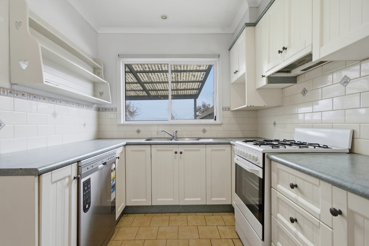 74 Haywood Street, MORWELL VIC 3840, Morwell - Thumbnail 2