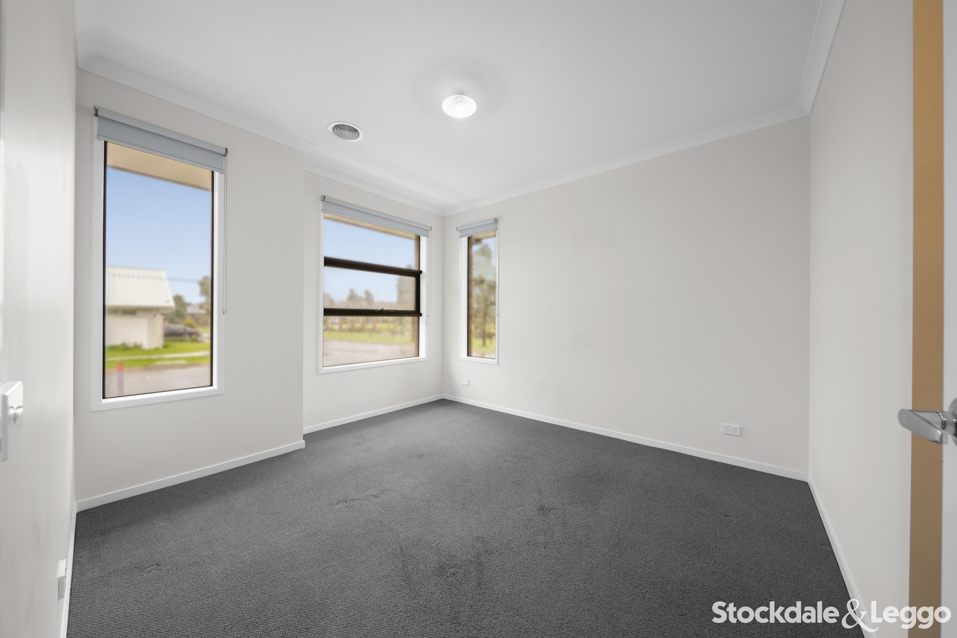 8 Academy Lane, Donnybrook VIC, Donnybrook - Thumbnail 2