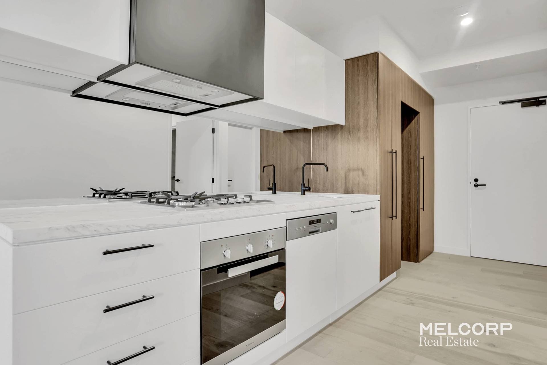 2119/864 Blackburn Road, Clayton, VIC 3168, Clayton - Thumbnail 3