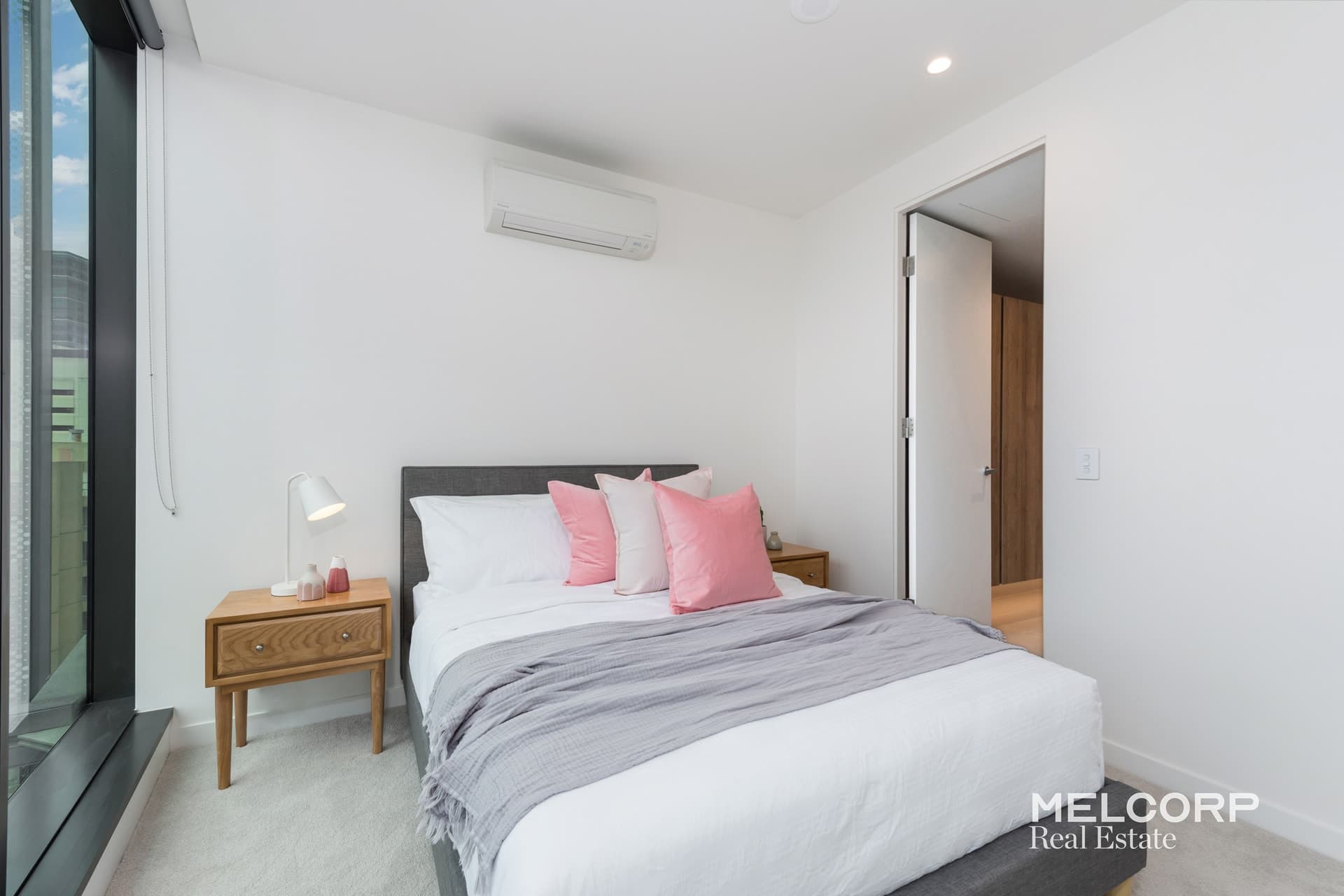 2006/23 MacKenzie Street, Melbourne, VIC 3000, Melbourne - Thumbnail 2