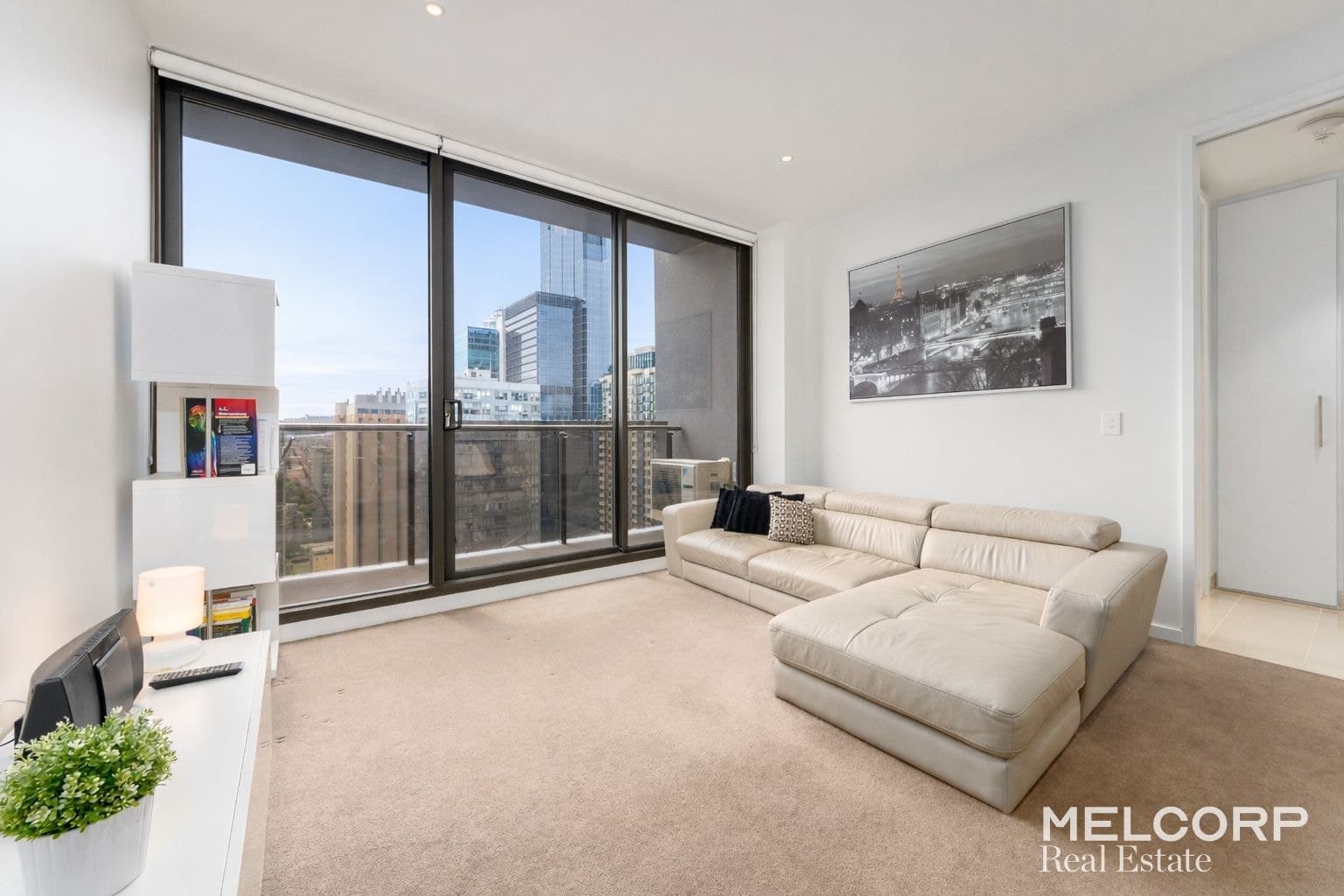 2405/318 Russell Street, Melbourne, VIC 3000, Melbourne - Image 1