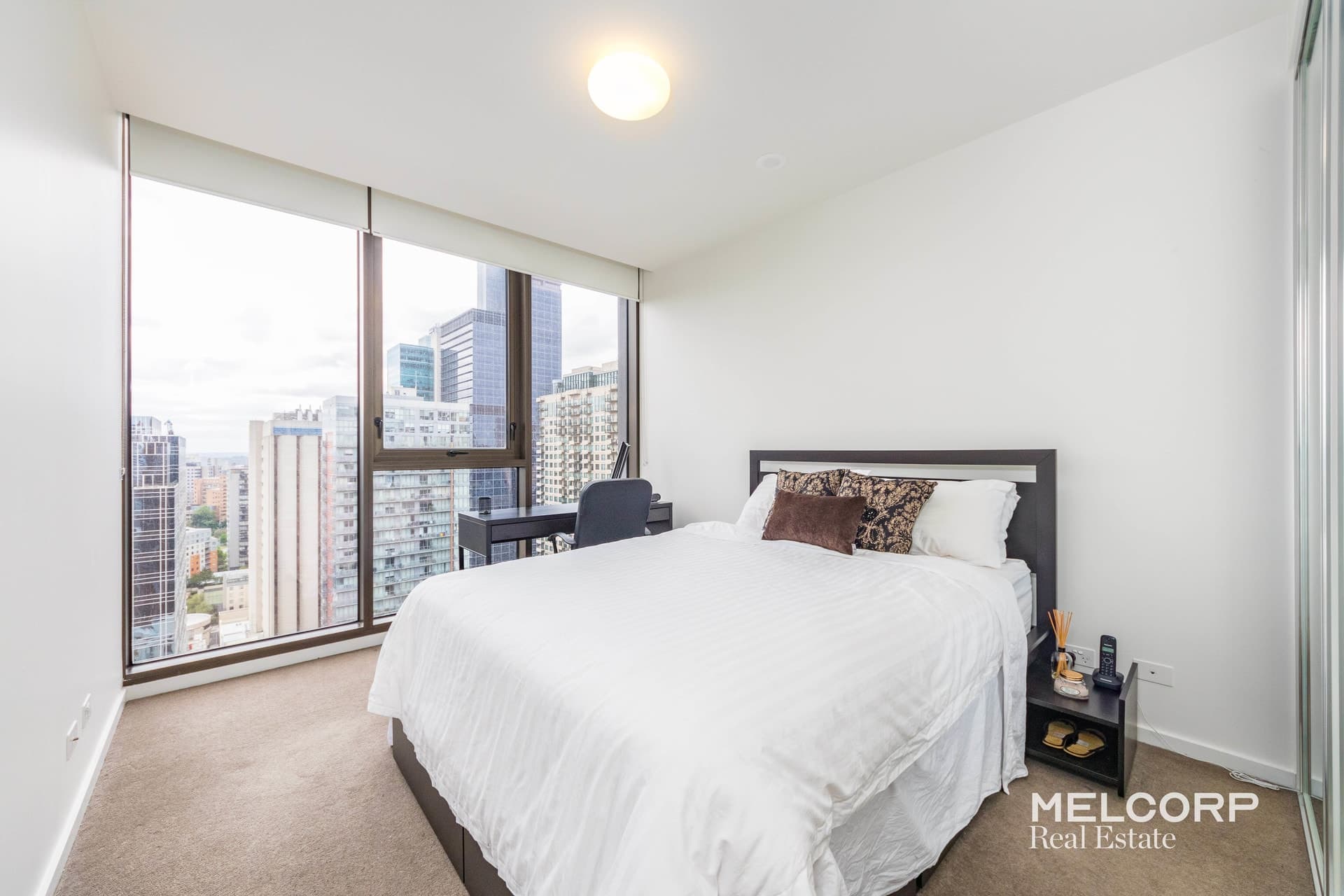 2405/318 Russell Street, Melbourne, VIC 3000, Melbourne - Thumbnail 4