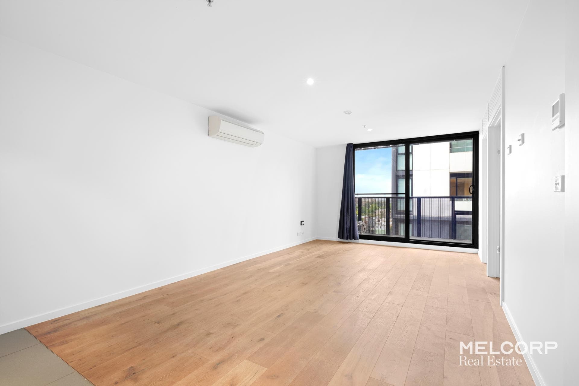 901/243 Franklin Street, Melbourne, VIC 3000, Melbourne - Thumbnail 2