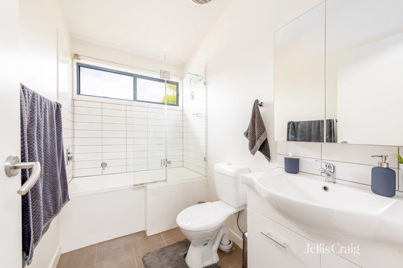 4/6 Miranda Road, Reservoir, Reservoir - Thumbnail 6