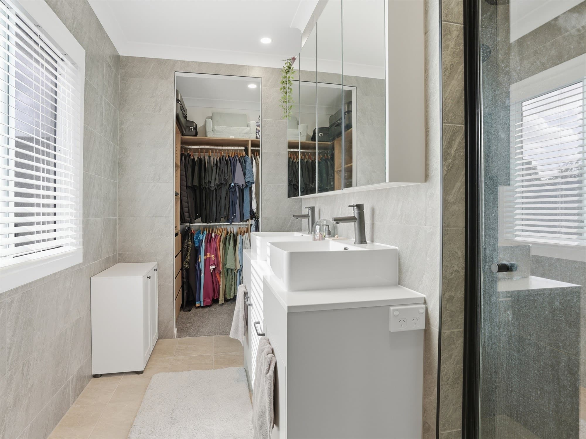 15 Picton Street JIMBOOMBA, QLD, Jimboomba - Image 1