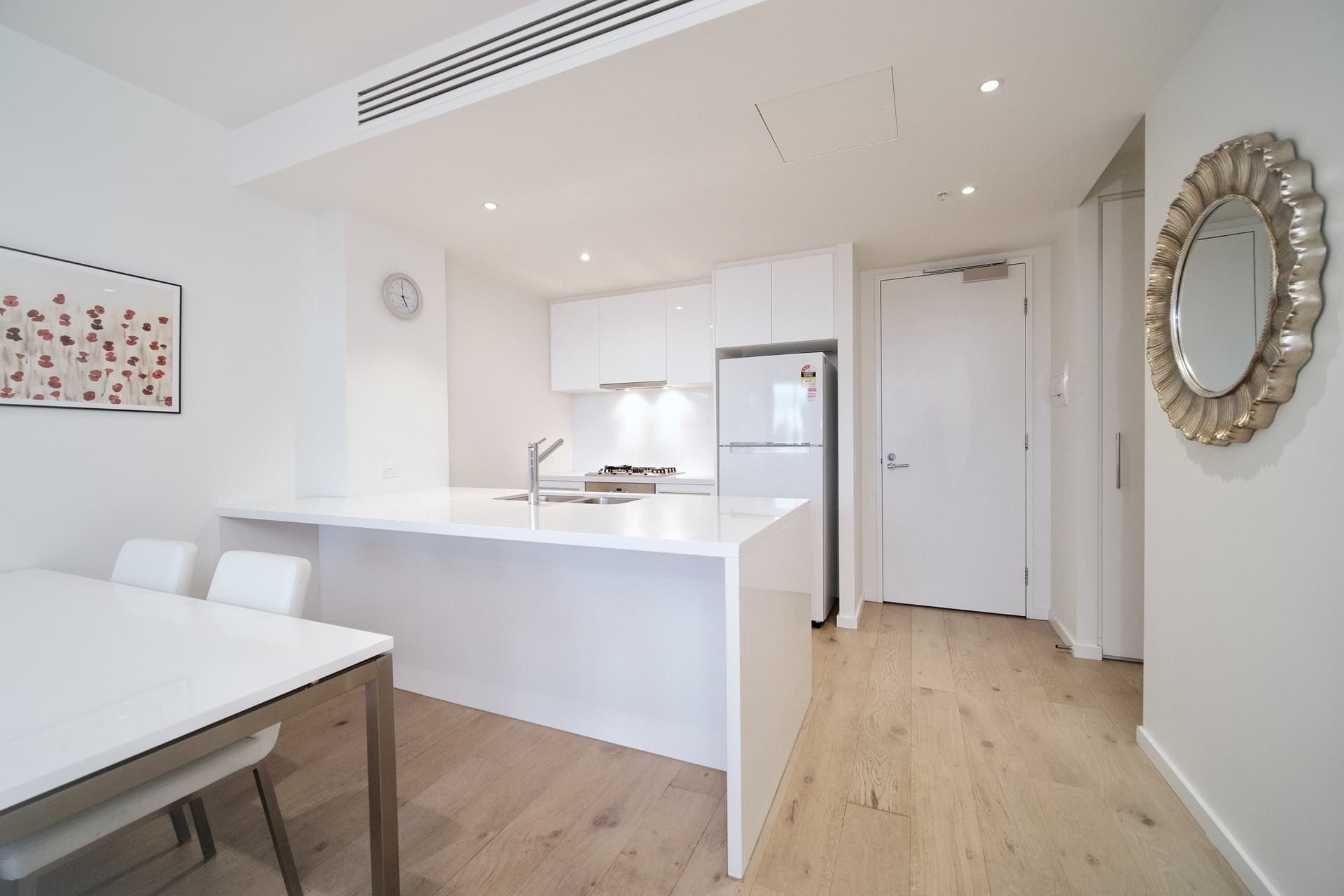 2409/318 Russell Street, Melbourne, VIC 3000, Melbourne - Thumbnail 3
