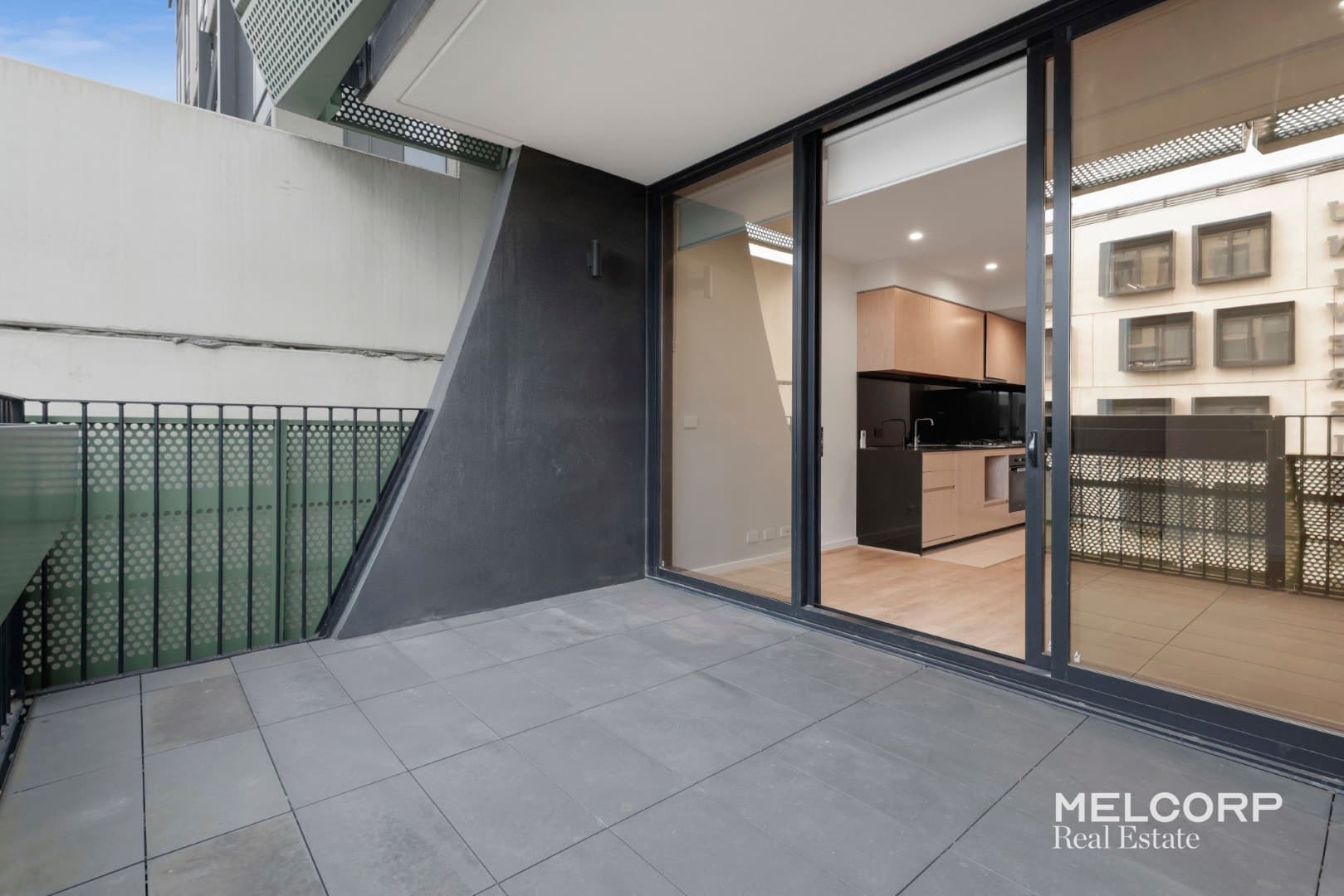 1008/151 Berkeley Street, Melbourne, VIC 3000, Melbourne - Thumbnail 4