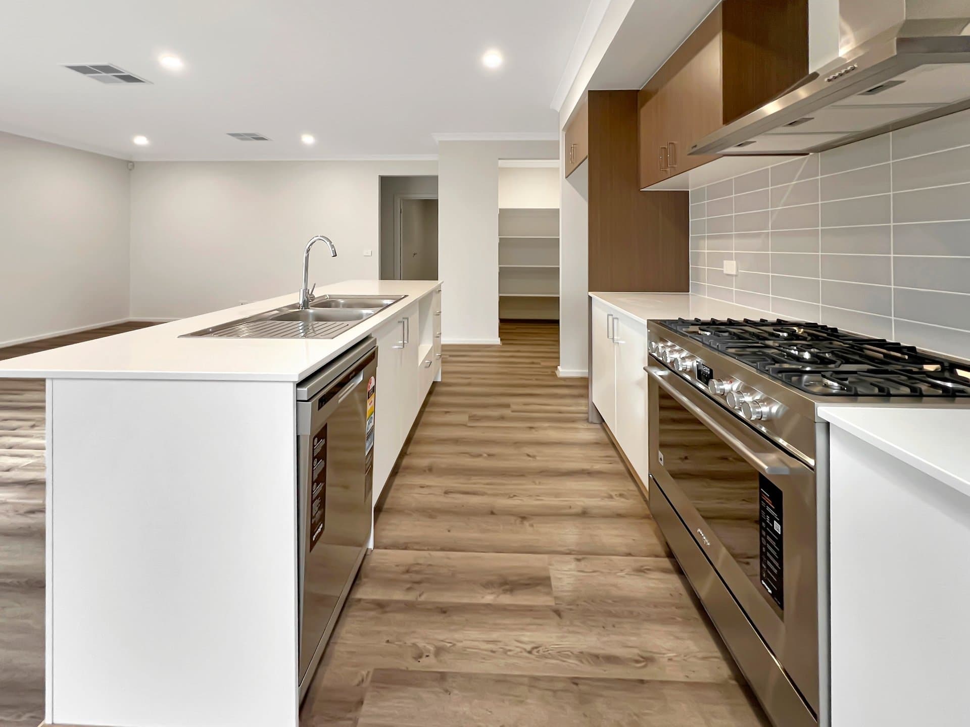 27 Sundews Crescent, Armstrong Creek, Armstrong Creek - Thumbnail 3