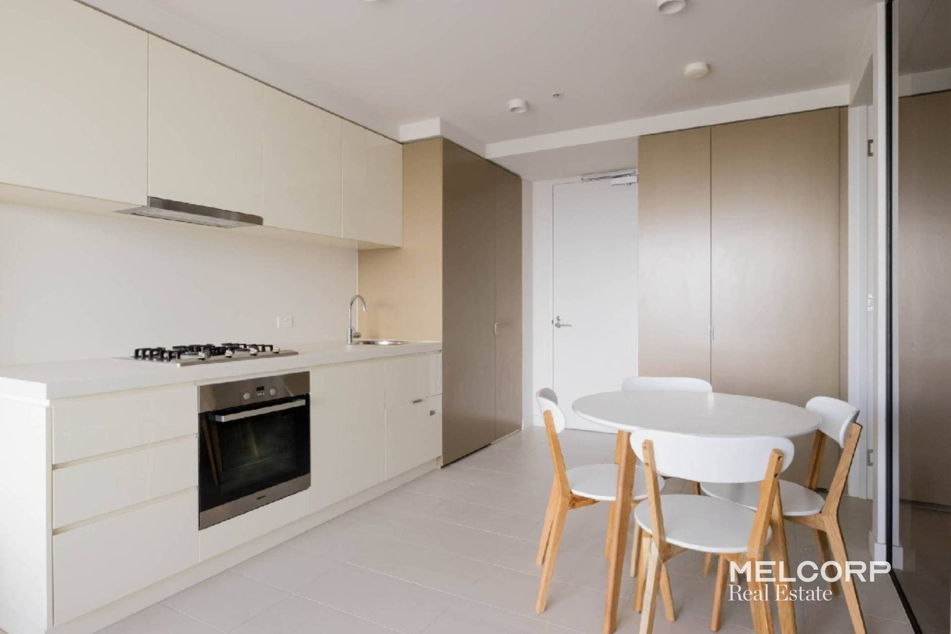 2104/33 MacKenzie Street, Melbourne, VIC 3000, Melbourne - Thumbnail 2