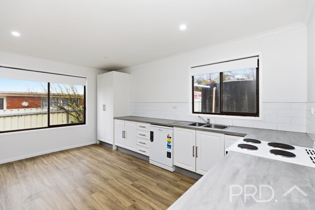 77 Lockhart Street, ADELONG NSW 2729, Adelong - Thumbnail 4