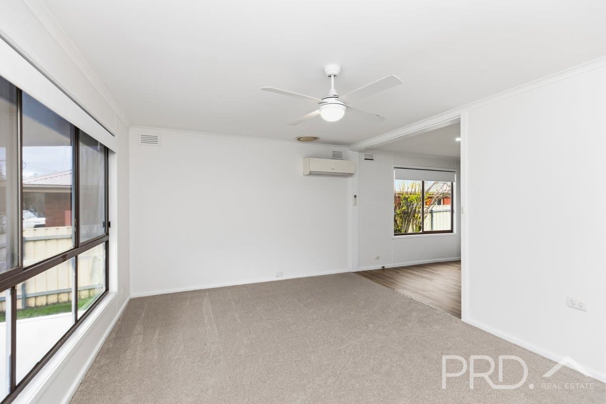 77 Lockhart Street, ADELONG NSW 2729, Adelong - Thumbnail 6