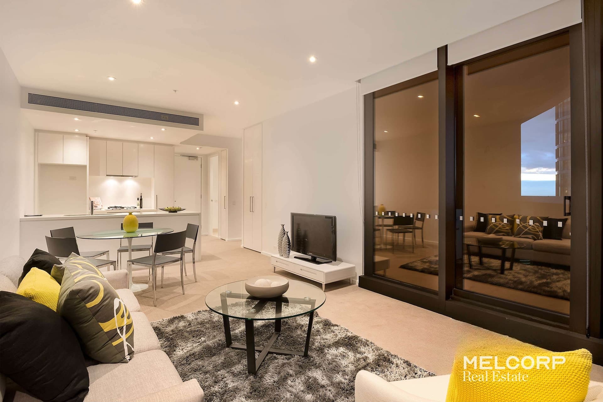 2502/9 Power Street, Southbank, VIC 3006, Southbank - Thumbnail 2