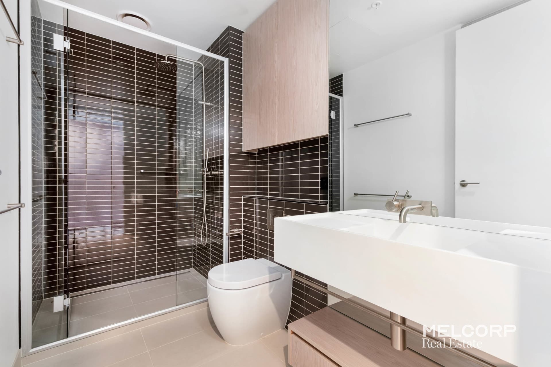 902/151 Berkeley Street, Melbourne, VIC 3000, Melbourne - Thumbnail 8