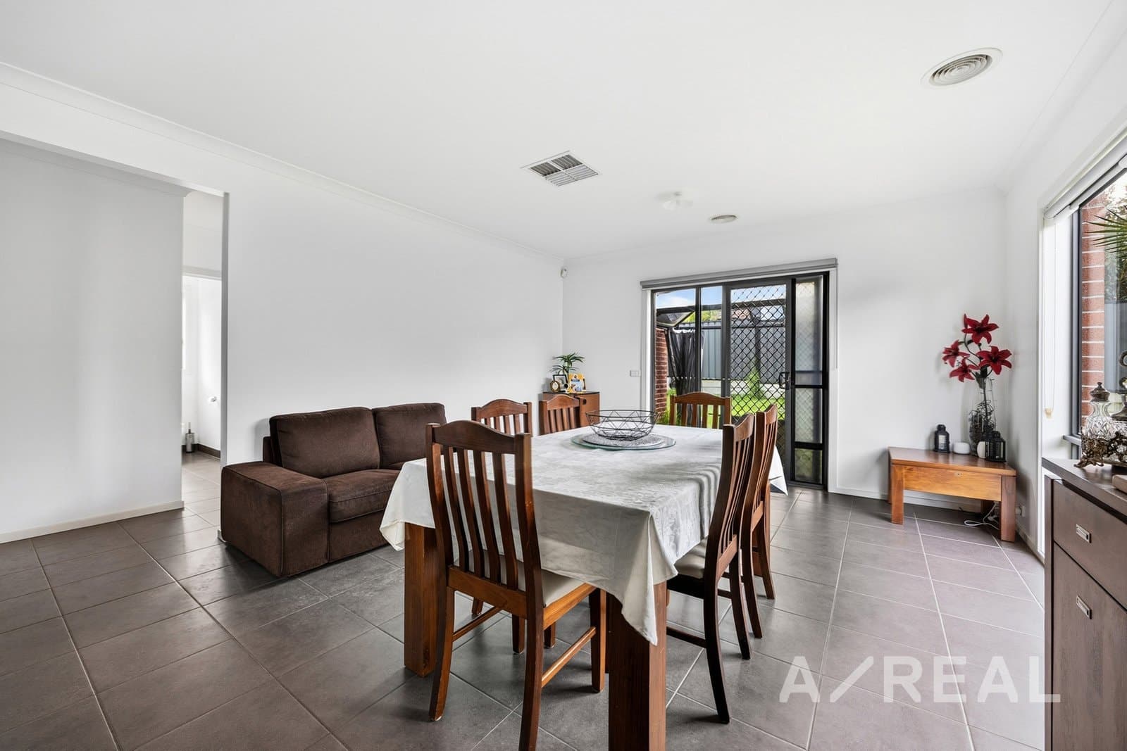 92 Langdon Drive, Mernda VIC 3754, Mernda - Thumbnail 4
