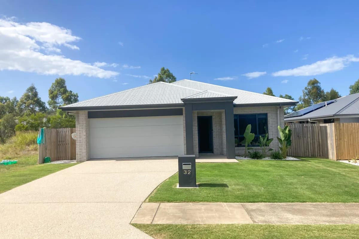 32 Phelps Circuit, Kirkwood - Image 1