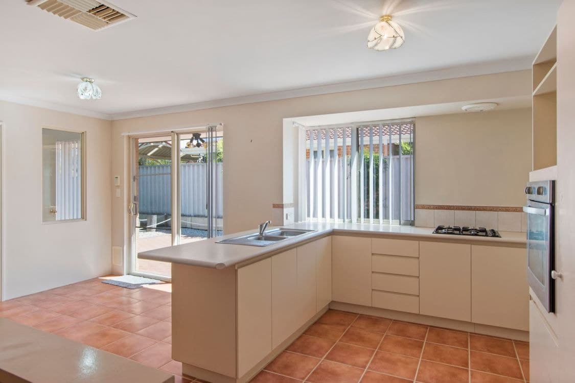 60 Combewood Loop, CARRAMAR, WA 6031, Carramar - Thumbnail 2