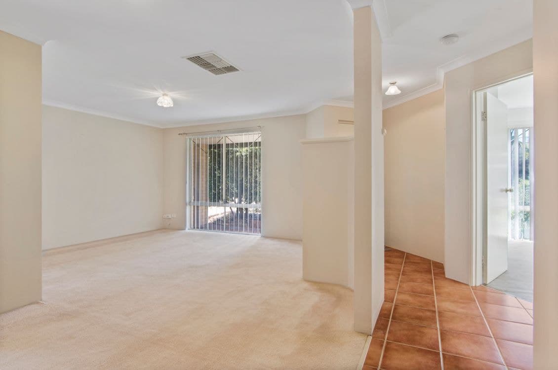 60 Combewood Loop, CARRAMAR, WA 6031, Carramar - Thumbnail 3