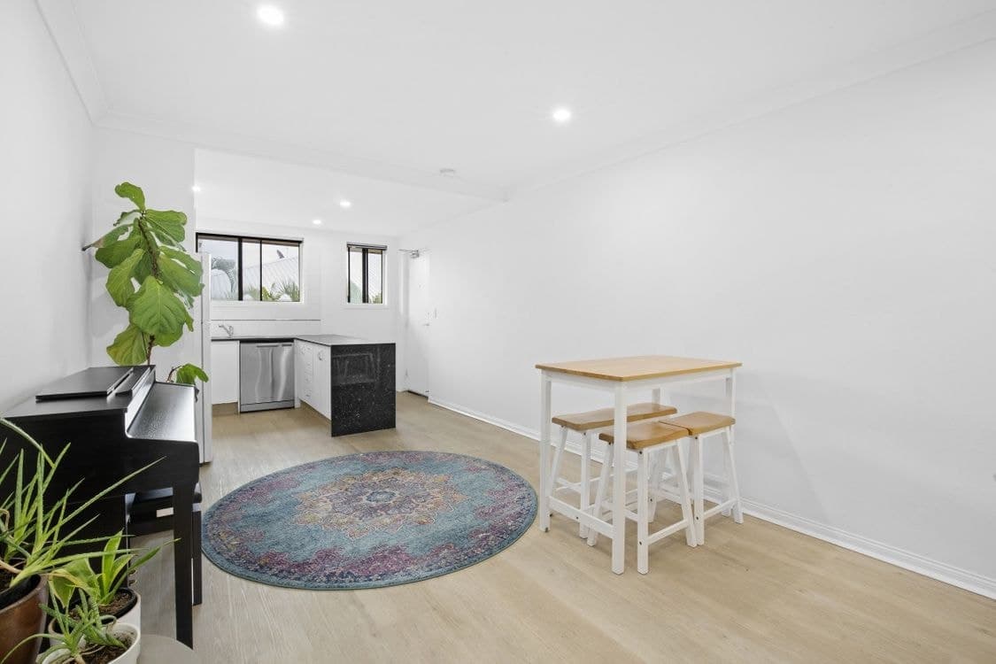 9/6 Genoa Street, Surfers Paradise, QLD 4217, Surfers Paradise - Thumbnail 4