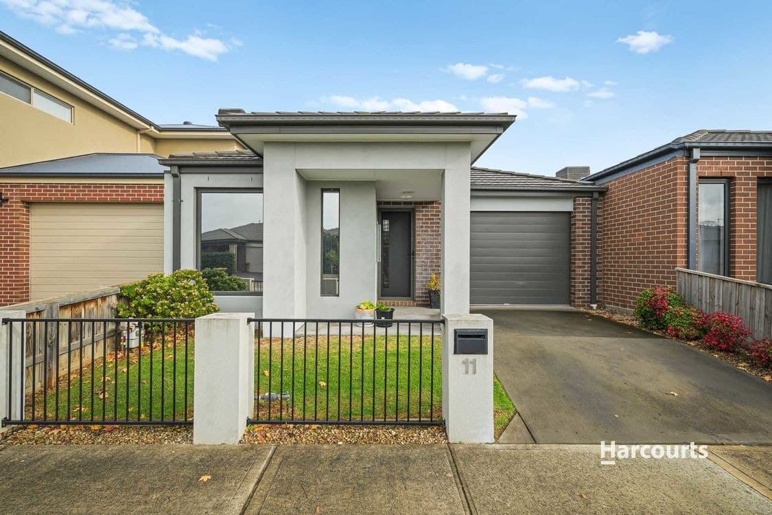 11 Newbury Street, Pakenham, VIC 3810, Pakenham - Image 1