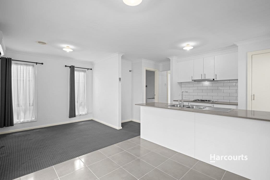 11 Newbury Street, Pakenham, VIC 3810, Pakenham - Thumbnail 4