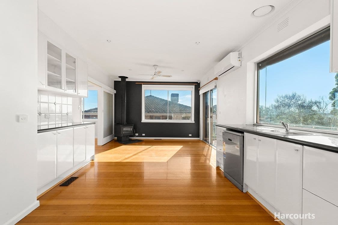 6 Howitt Drive, TEMPLESTOWE LOWER, VIC 3107, Templestowe Lower - Thumbnail 2