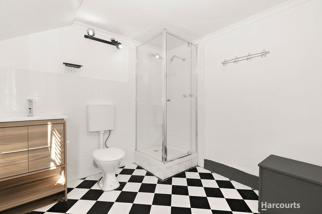 6 Howitt Drive, TEMPLESTOWE LOWER, VIC 3107, Templestowe Lower - Thumbnail 4
