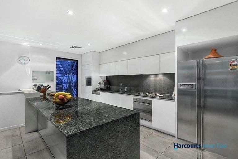 32 Waterline Crescent, BULIMBA, QLD 4171, Bulimba - Thumbnail 2