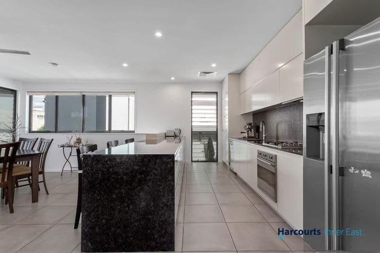 32 Waterline Crescent, BULIMBA, QLD 4171, Bulimba - Thumbnail 3