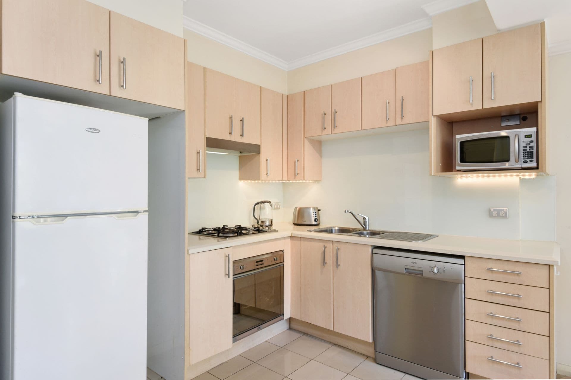 283/9 Crystal Street, Waterloo, Waterloo - Thumbnail 3