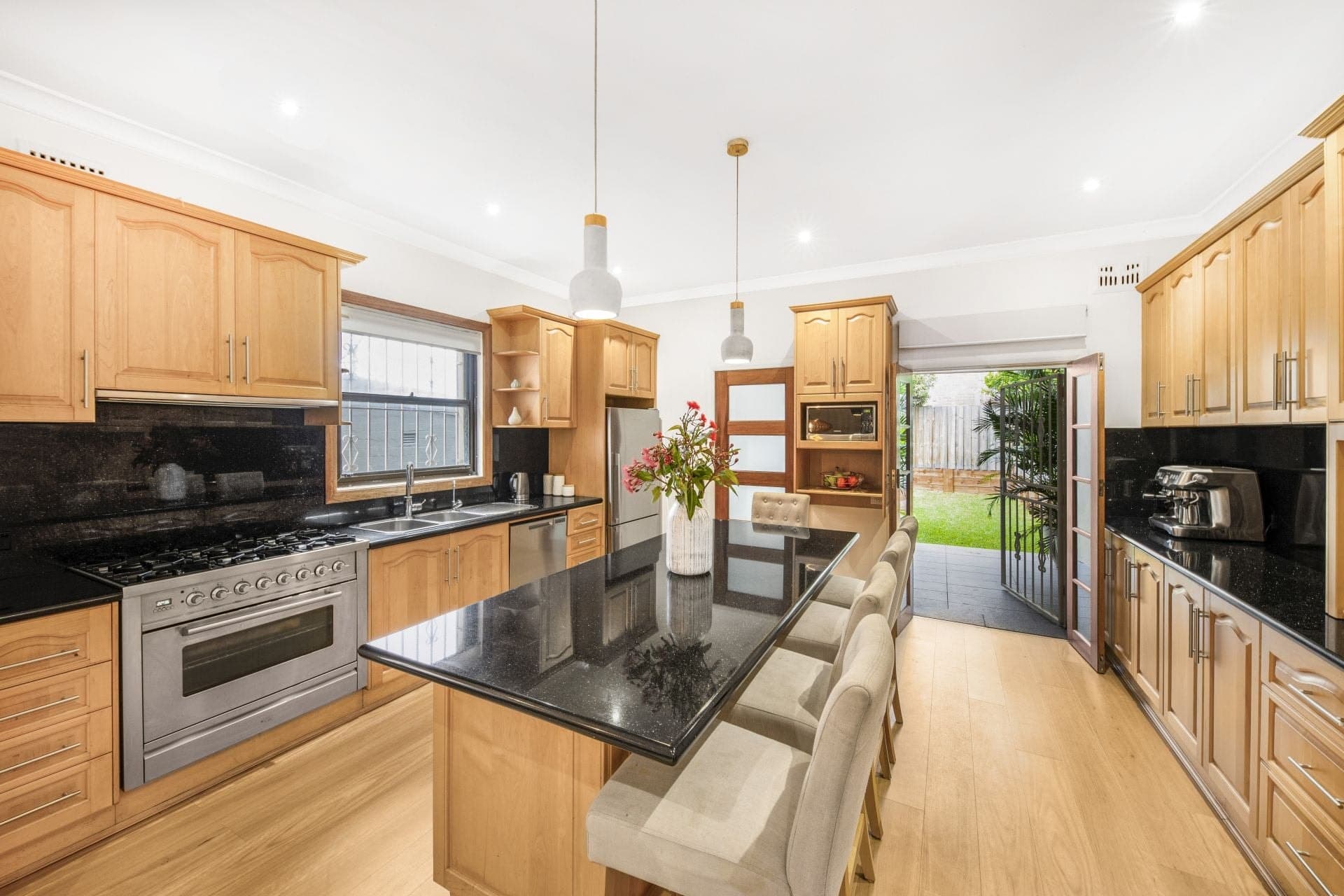 11 Oceanview Avenue, Dover Heights, Dover Heights - Thumbnail 2