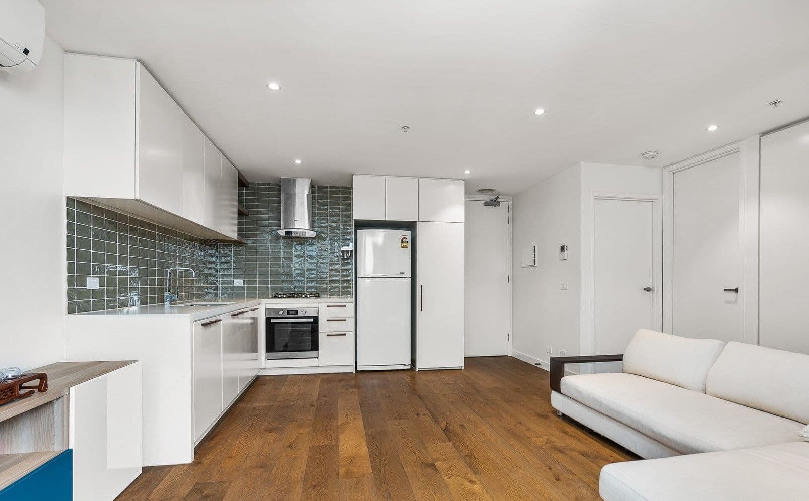 302/19-21 Poplar Street, Box Hill VIC 3128, Box Hill - Thumbnail 2