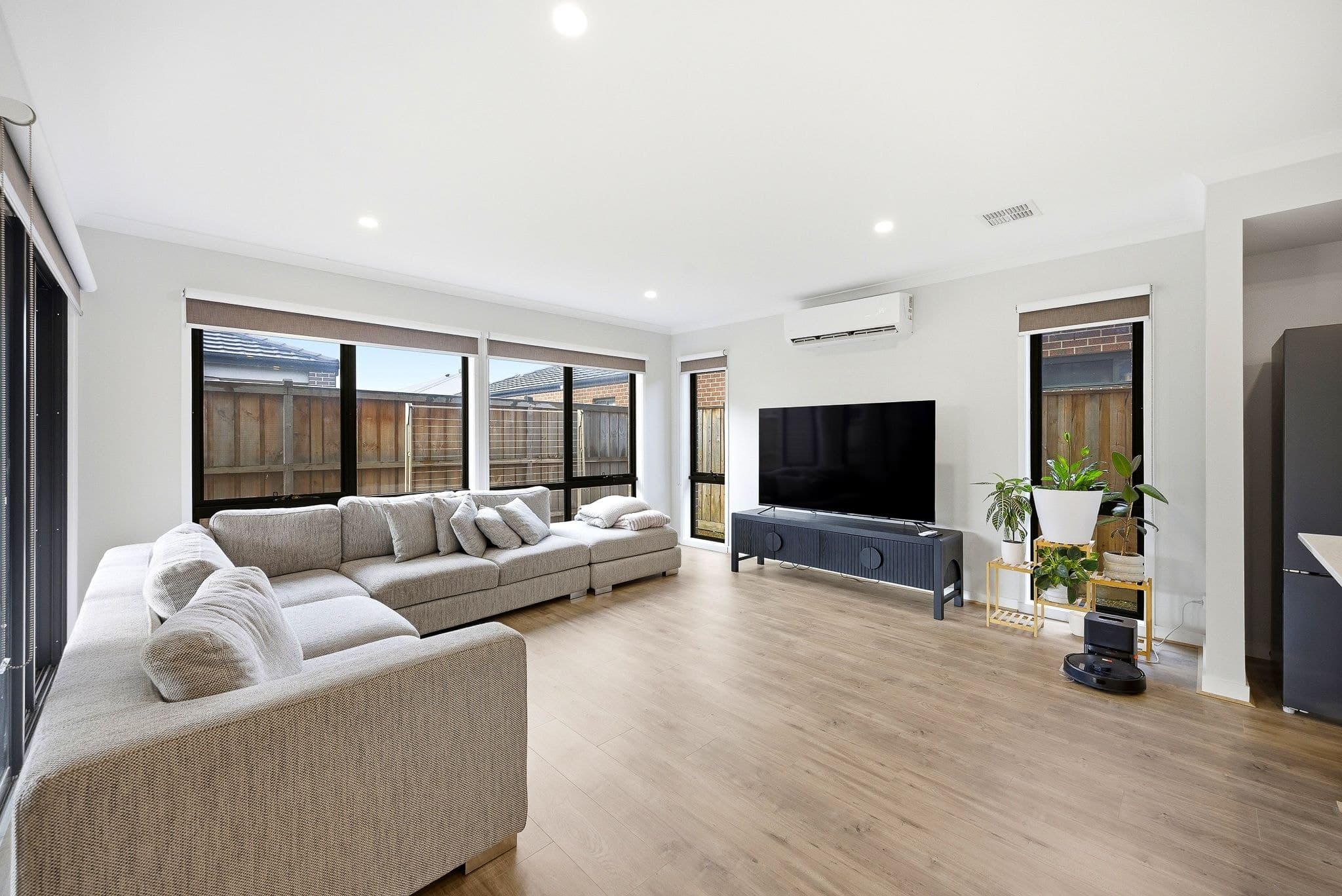 3 Acadia Road, Clyde North VIC 3978, Clyde North - Thumbnail 4